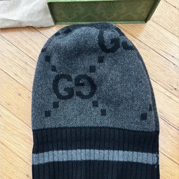 Gucci GG Cashmere Beanie Hat Size Medium - Picture 5 of 5